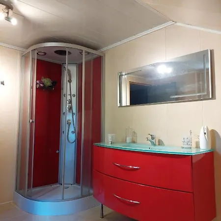 A Proximite Du Circuit Des 24 ホームステイ Guemardieres