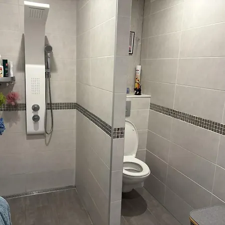 Quarto em Acomodações Particulares A Proximite Du Circuit Des 24