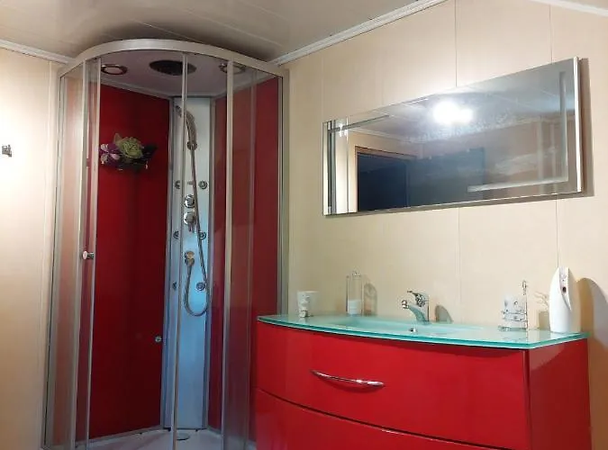 A Proximite Du Circuit Des 24 ホームステイ Guemardieres