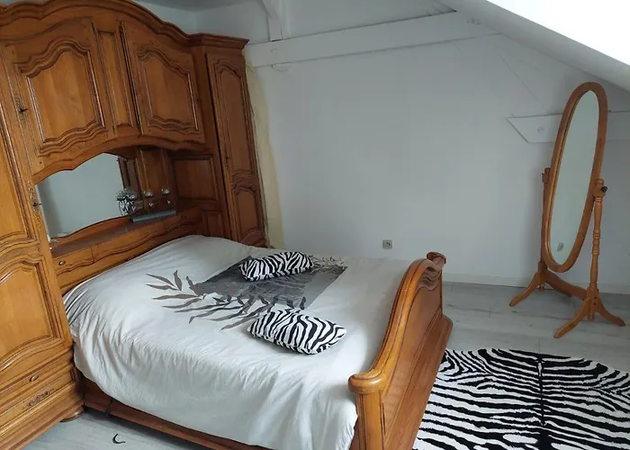 A Proximite Du Circuit Des 24 *